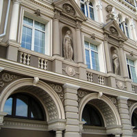 Архитектурные элементы обрамления окна