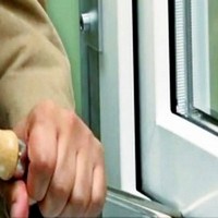 Как открыть пластиковое окно снаружи без повреждений